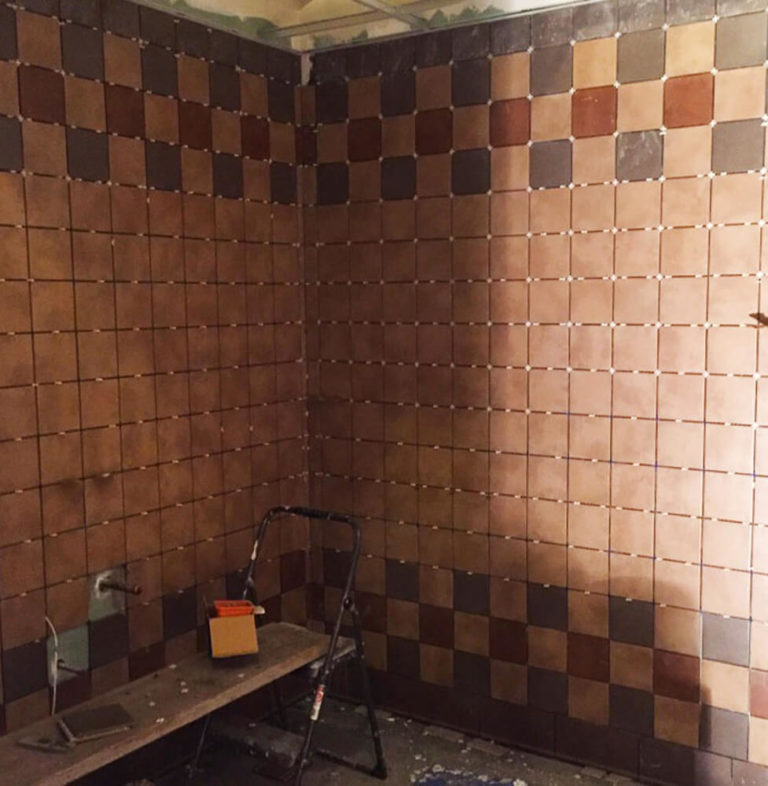 CommercialTileWallInRestroom2