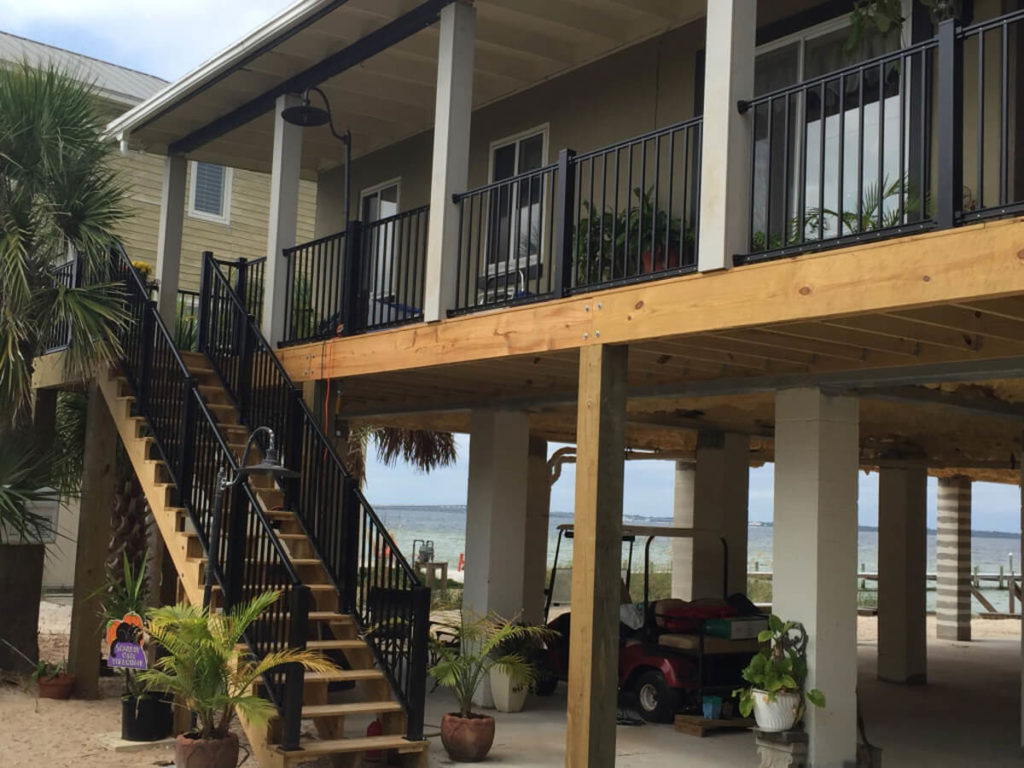 DeckOnPoleHouseAtBeach